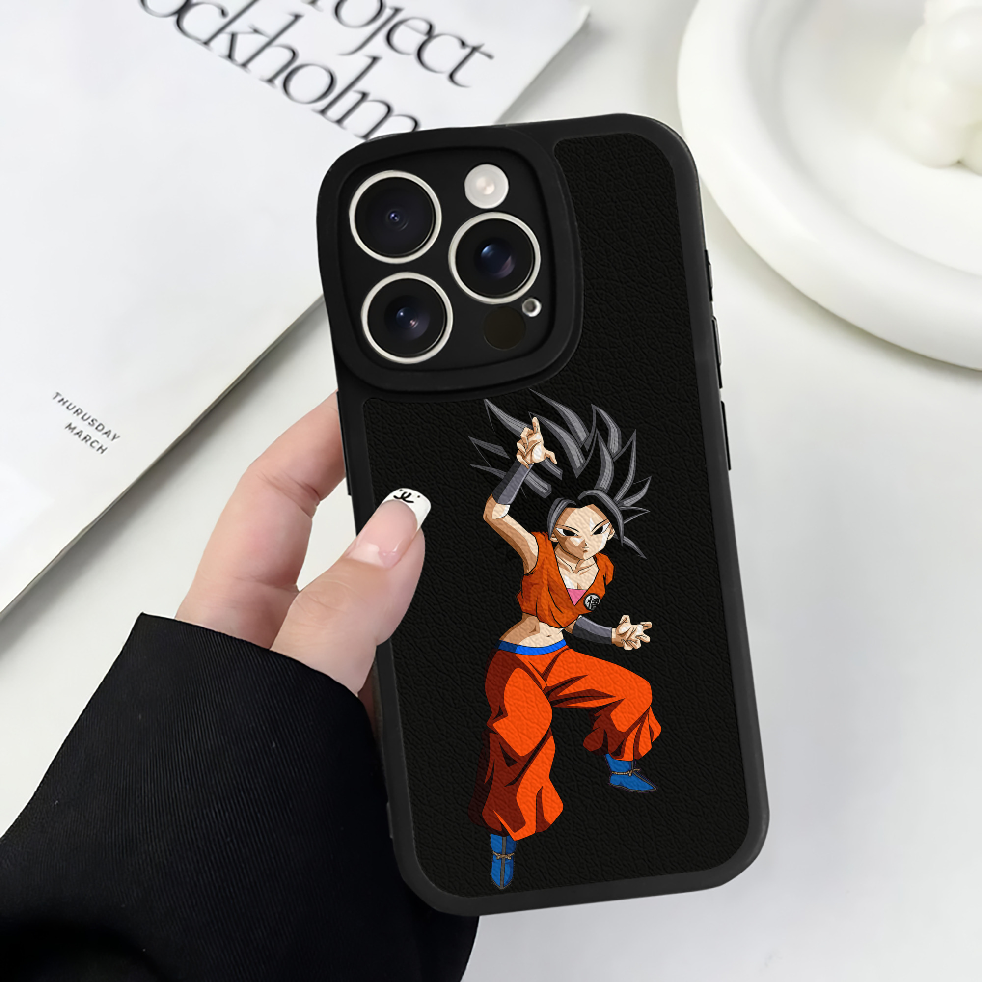 （画像用） ドラゴンボール カリフラ DRAGON BALL Caulifla 【iPhone 16シリーズ対応】シリコンスマホケース（レザー調） 材質：シリコン